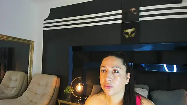 Snapshot of MayraVegas chatting on December 20, 2024, 1:00 pm MayraVegas online show from December 20, 2024, 1:00 pm