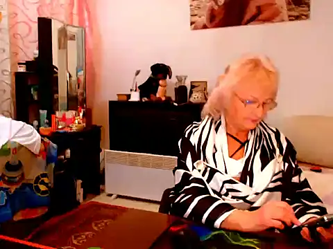 Snapshot of Natali7634 chatting on February 7, 2025, 6:24 am Natali7634 online show from February 7, 2025, 6:24 am