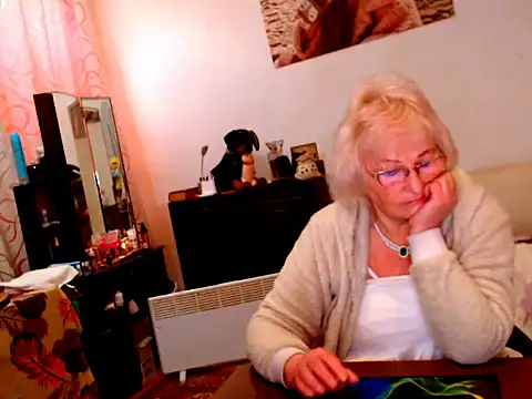 Snapshot of Natali7634 chatting on February 21, 2025, 12:17 pm Natali7634 online show from February 21, 2025, 12:17 pm