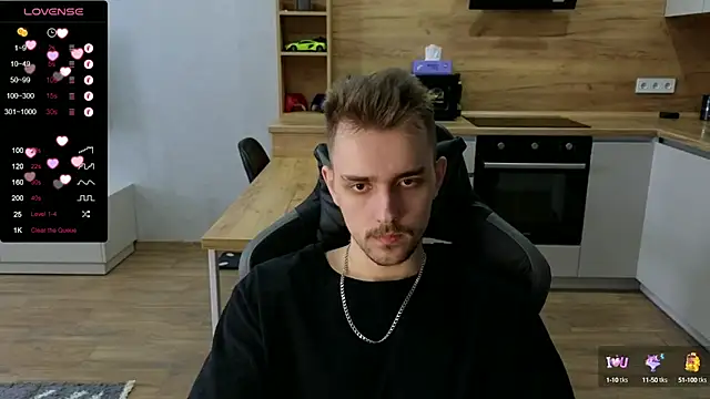 Snapshot of Larstar01 chatting on January 14, 2025, 11:20 am Larstar01 online show from January 14, 2025, 11:20 am