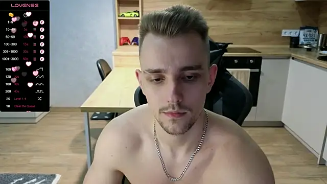 Snapshot of Larstar01 chatting on February 10, 2025, 1:35 am Larstar01 online show from February 10, 2025, 1:35 am