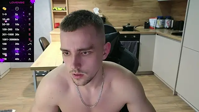 Snapshot of Larstar01 chatting on March 3, 2025, 11:14 pm Larstar01 online show from March 3, 2025, 11:14 pm