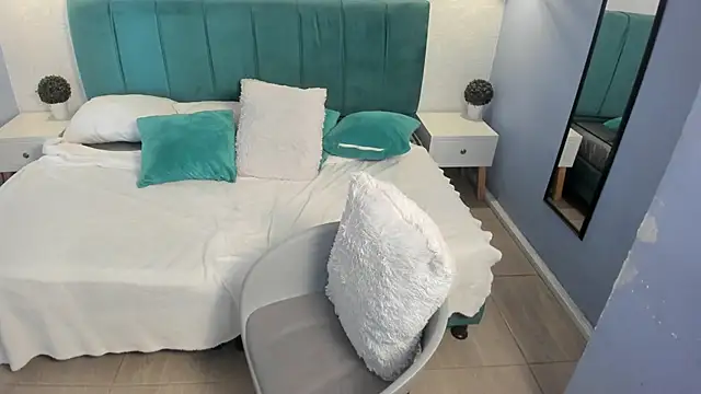 tiffani  love online show from February 13, 2025, 12:00 pm