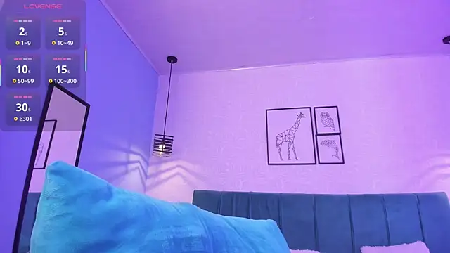 tiffani  love online show from March 6, 2025, 3:45 pm