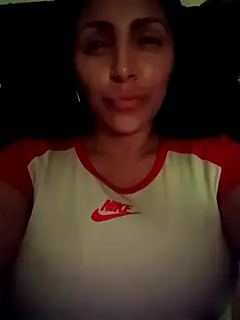 tiffani  love online show from September 18, 2025, 2:13 am