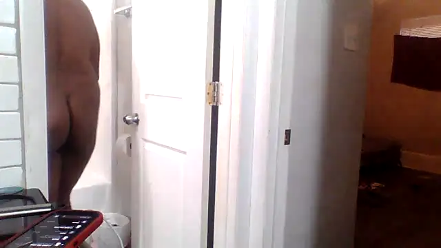 Snapshot of bigdick5157 chatting on November 5, 2025, 11:16 pm bigdick5157 online show from November 5, 2025, 11:16 pm