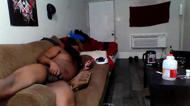 Snapshot of bigdick5157 chatting on November 6, 2025, 11:22 am bigdick5157 online show from November 6, 2025, 11:22 am