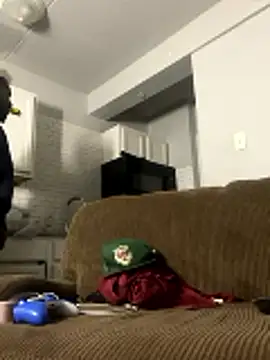 Snapshot of bigdick5157 chatting on December 3, 2025, 6:10 am bigdick5157 online show from December 3, 2025, 6:10 am