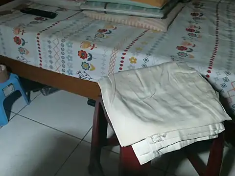 triangle0623 online show from October 13, 2025, 10:15 am