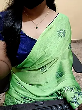 Snapshot of Nithya_05 chatting on September 18, 2025, 5:20 am Nithya 05 online show from September 18, 2025, 5:20 am