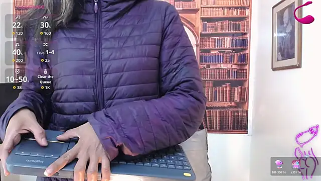 Catalella Ar online show from November 12, 2025, 3:07 am