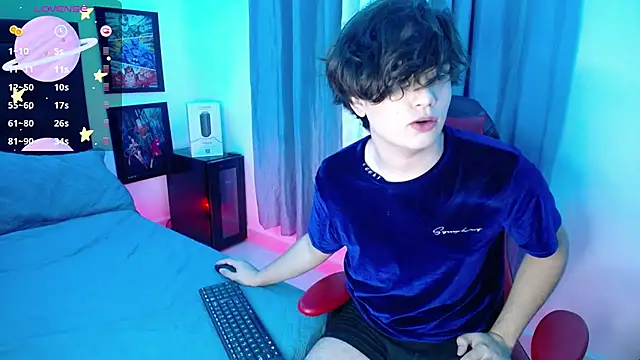 Snapshot of andyboy- chatting on March 23, 2025, 3:43 am andyboy- online show from March 23, 2025, 3:43 am