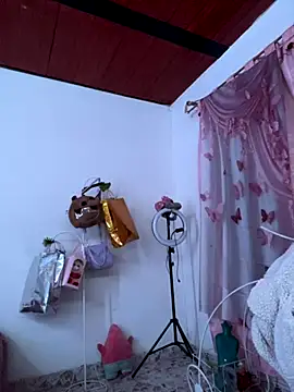 Snapshot of CieloTaylor chatting on November 27, 2025, 4:58 am CieloTaylor online show from November 27, 2025, 4:58 am