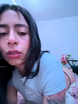 Snapshot of CieloTaylor chatting on December 15, 2025, 12:15 am CieloTaylor online show from December 15, 2025, 12:15 am