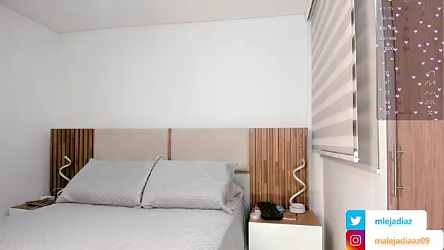 MalejaDiaz  online show from September 29, 2025, 9:52 pm