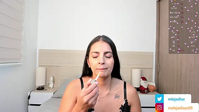 MalejaDiaz  online show from December 15, 2025, 6:34 pm