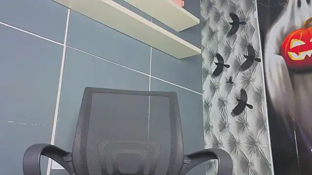 Hilary-banks online show from October 13, 2025, 5:18 am