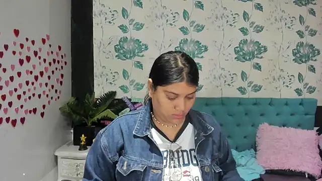 LindaBreeS online show from February 27, 2025, 1:49 pm