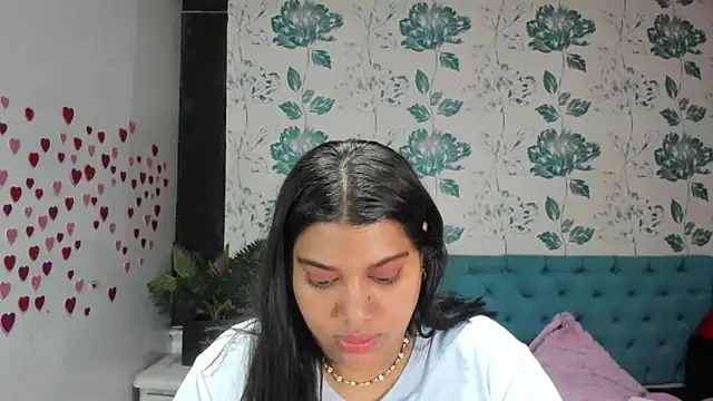 LindaBreeS online show from March 10, 2025, 5:39 pm