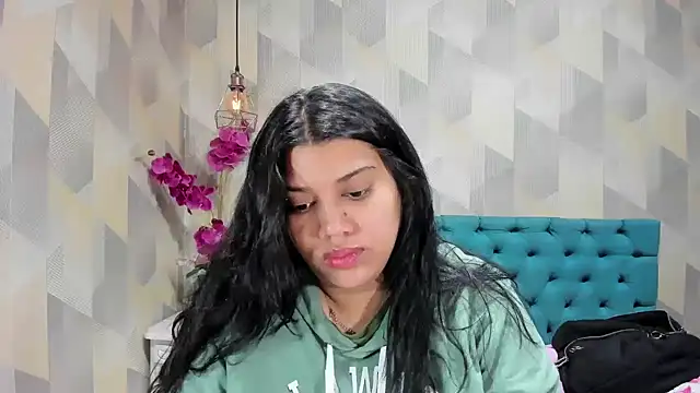 LindaBreeS online show from September 28, 2025, 2:00 pm