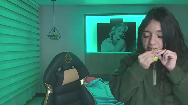 Andrea Ramos online show from February 22, 2025, 8:18 am