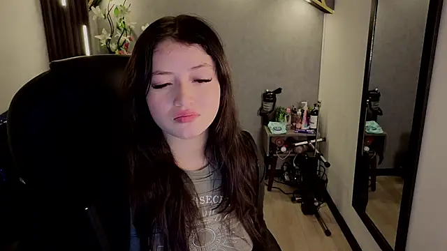 almma shy online show from September 13, 2025, 3:45 pm