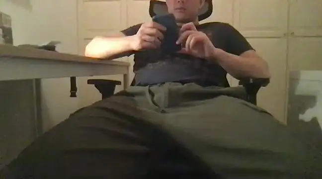 jungcock3210 online show from January 19, 2025, 4:46 pm