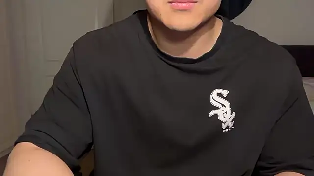 jungcock3210 online show from November 4, 2025, 5:01 pm