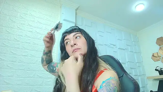 Naughty Kittenm online show from November 25, 2025, 11:21 am