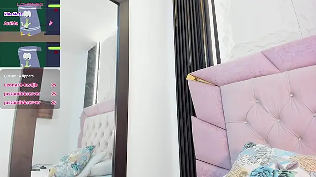 laurem-paulette online show from January 17, 2025, 10:12 pm