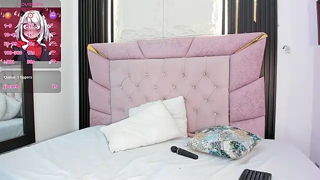 laurem-paulette online show from January 23, 2025, 7:18 pm