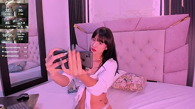 laurem-paulette online show from March 4, 2025, 7:32 pm