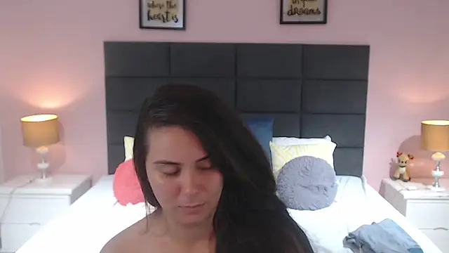 MadisonJenner online show from February 6, 2025, 5:40 pm