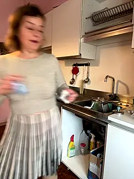 Sunbelxx online show from November 19, 2025, 8:47 am