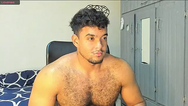 Snapshot of Big_furry_bear13 chatting on December 17, 2024, 7:18 am Big furry bear13 online show from December 17, 2024, 7:18 am