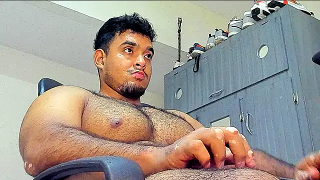 Snapshot of Big_furry_bear13 chatting on January 8, 2025, 5:05 am Big furry bear13 online show from January 8, 2025, 5:05 am