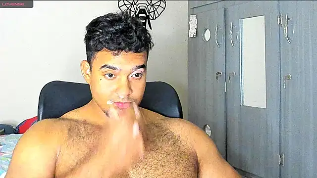 Snapshot of Big_furry_bear13 chatting on January 11, 2025, 4:59 am Big furry bear13 online show from January 11, 2025, 4:59 am