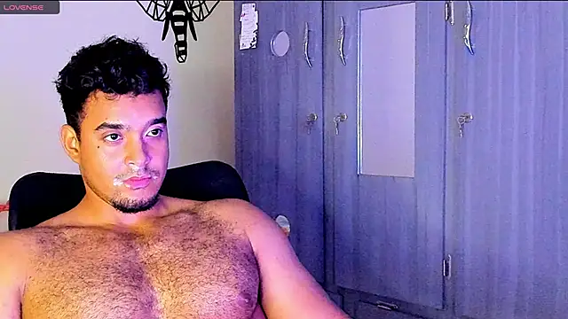 Snapshot of Big_furry_bear13 chatting on January 23, 2025, 5:13 am Big furry bear13 online show from January 23, 2025, 5:13 am