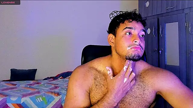 Snapshot of Big_furry_bear13 chatting on January 24, 2025, 6:14 am Big furry bear13 online show from January 24, 2025, 6:14 am