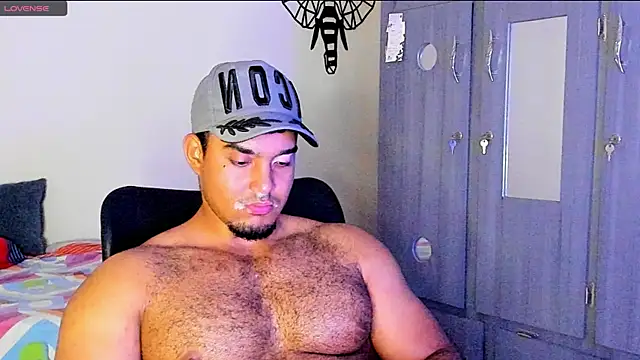 Snapshot of Big_furry_bear13 chatting on January 29, 2025, 8:08 am Big furry bear13 online show from January 29, 2025, 8:08 am