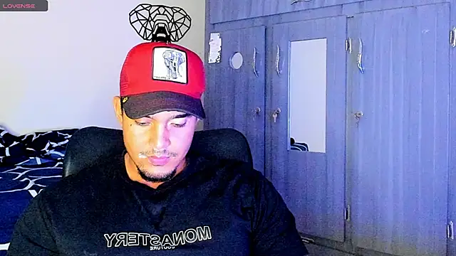 Snapshot of Big_furry_bear13 chatting on February 1, 2025, 9:43 am Big furry bear13 online show from February 1, 2025, 9:43 am