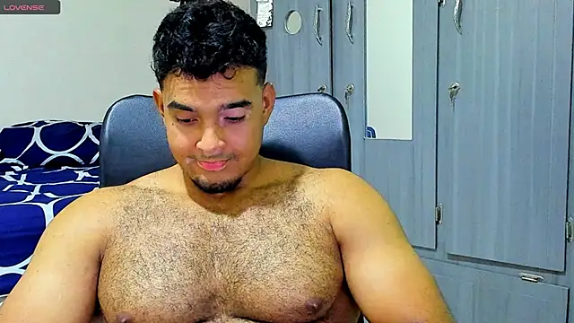 Snapshot of Big_furry_bear13 chatting on February 4, 2025, 6:14 am Big furry bear13 online show from February 4, 2025, 6:14 am