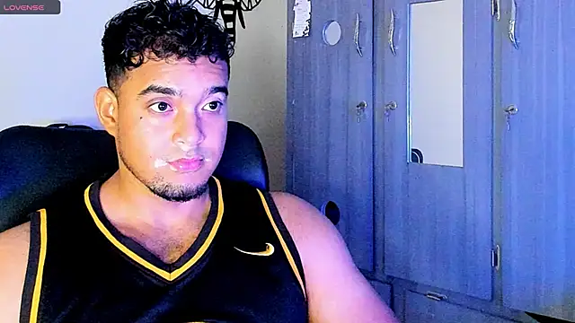 Snapshot of Big_furry_bear13 chatting on February 8, 2025, 6:22 am Big furry bear13 online show from February 8, 2025, 6:22 am