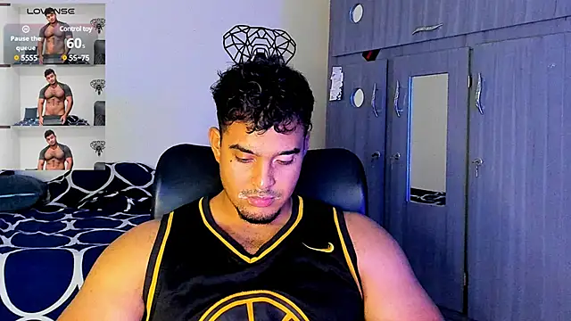 Snapshot of Big_furry_bear13 chatting on February 20, 2025, 4:39 am Big furry bear13 online show from February 20, 2025, 4:39 am