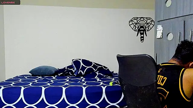 Snapshot of Big_furry_bear13 chatting on February 26, 2025, 4:47 am Big furry bear13 online show from February 26, 2025, 4:47 am