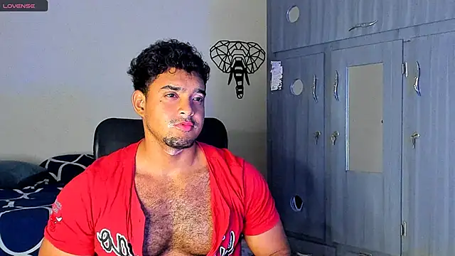 Snapshot of Big_furry_bear13 chatting on March 6, 2025, 8:41 am Big furry bear13 online show from March 6, 2025, 8:41 am