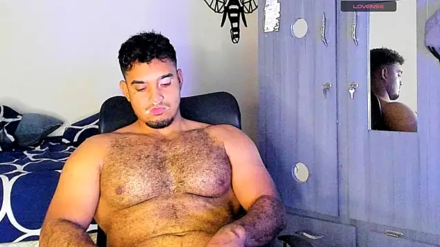 Snapshot of Big_furry_bear13 chatting on March 14, 2025, 6:42 am Big furry bear13 online show from March 14, 2025, 6:42 am