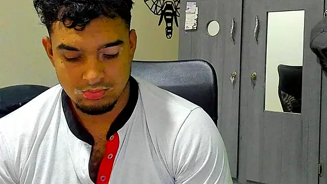 Snapshot of Big_furry_bear13 chatting on March 18, 2025, 5:09 am Big furry bear13 online show from March 18, 2025, 5:09 am