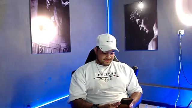 Snapshot of Big_furry_bear13 chatting on September 22, 2025, 5:09 am Big furry bear13 online show from September 22, 2025, 5:09 am