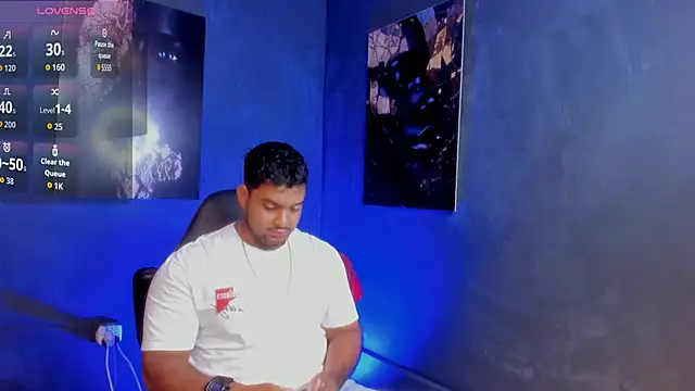 Snapshot of Big_furry_bear13 chatting on September 24, 2025, 5:55 am Big furry bear13 online show from September 24, 2025, 5:55 am